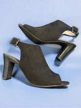 Kelly & Katie - Size 9.5