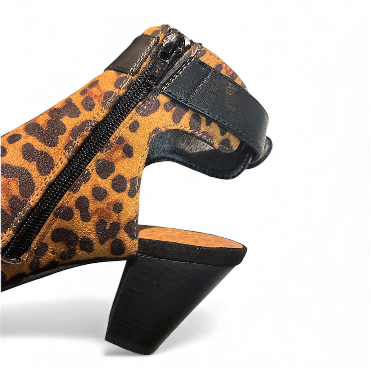Baretraps - Size 7.5