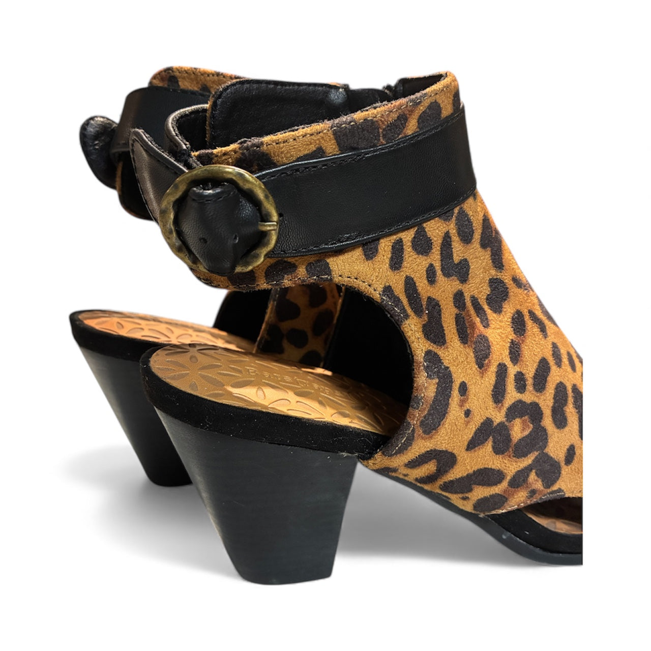 Baretraps - Size 7.5