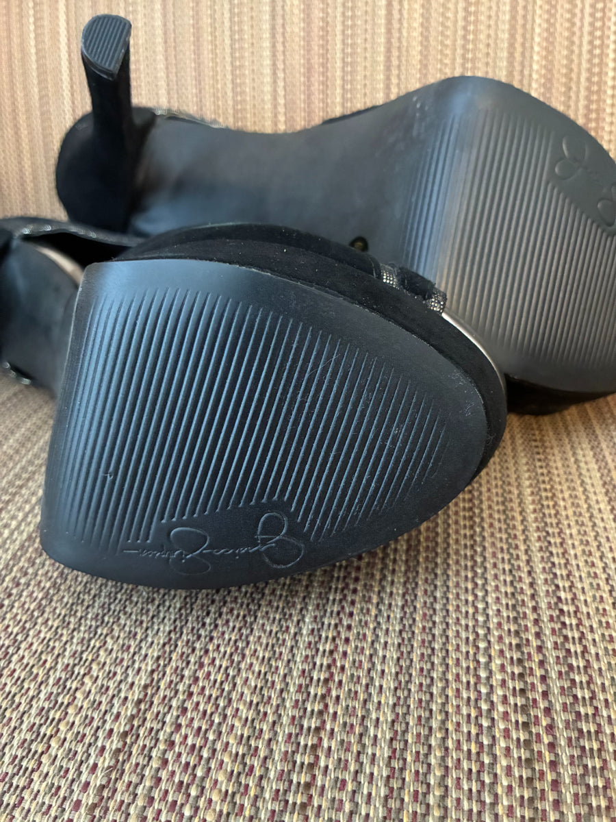 Jessica Simpson - Size 6.5