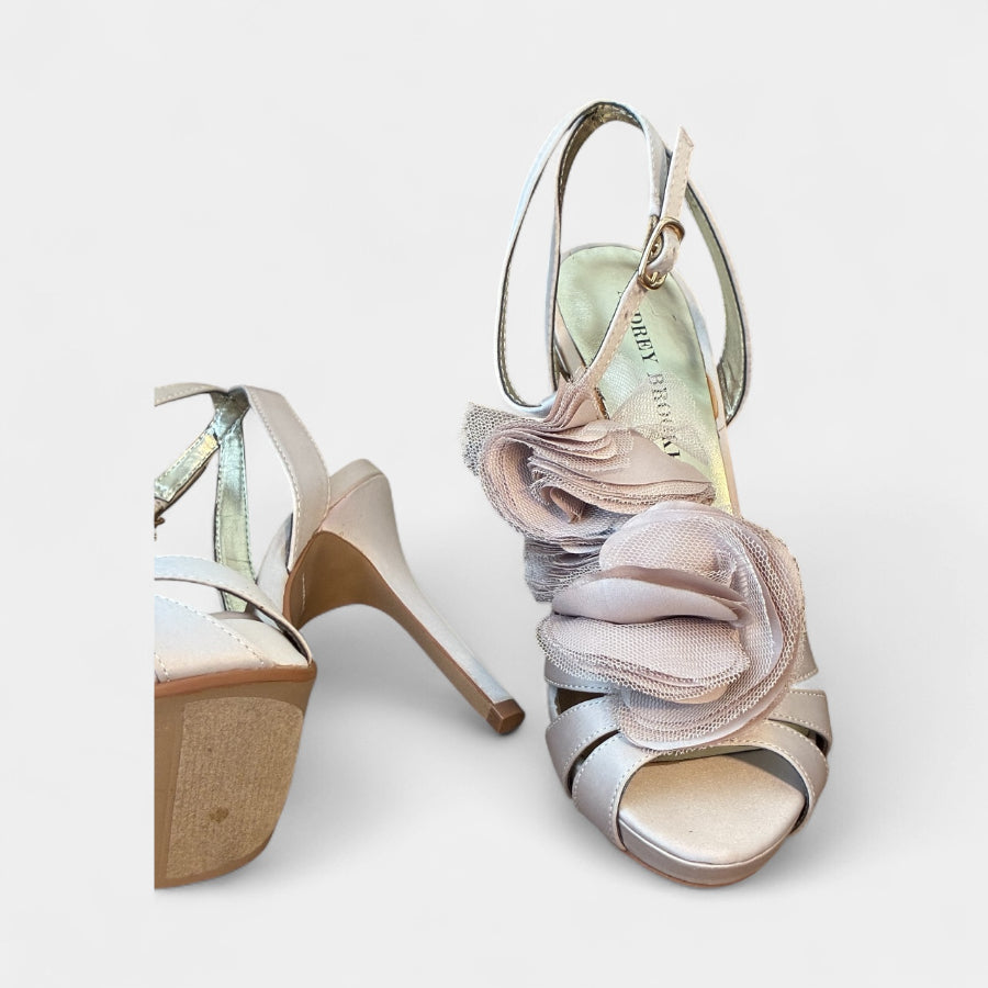 Audrey Brooke - Size 6