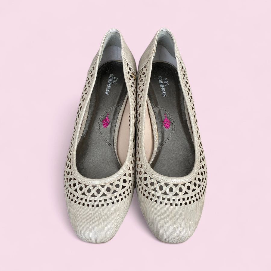 Ros Hommerson - Size 8