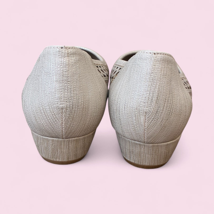 Ros Hommerson - Size 8