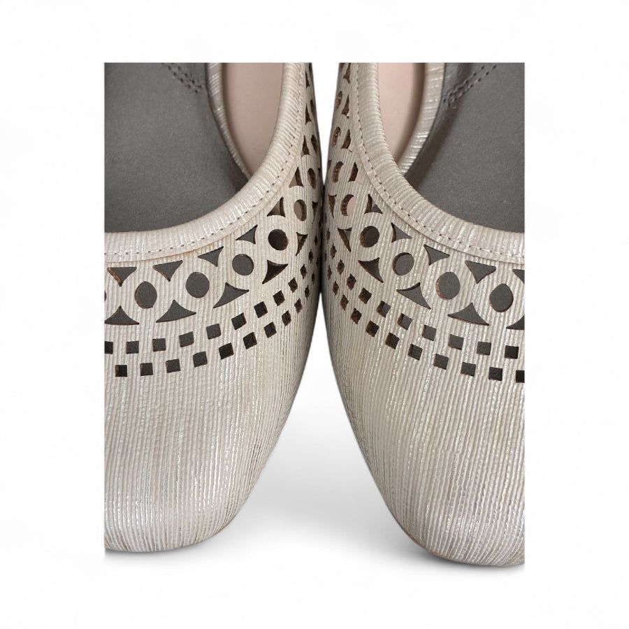 Ros Hommerson - Size 8