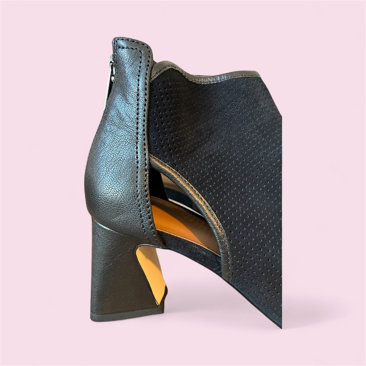 Donald Pliner - Size 7