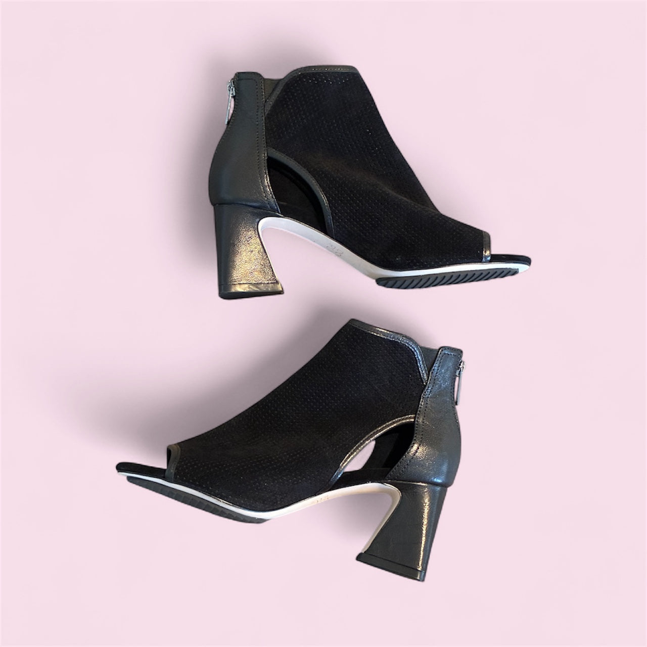 Donald Pliner - Size 7