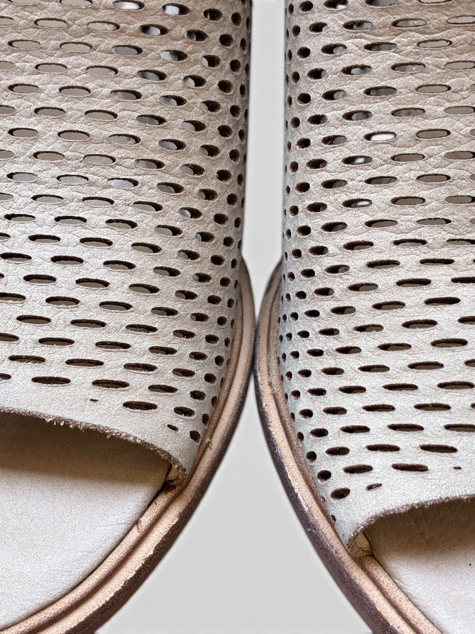 Vince Camuto - Size 9
