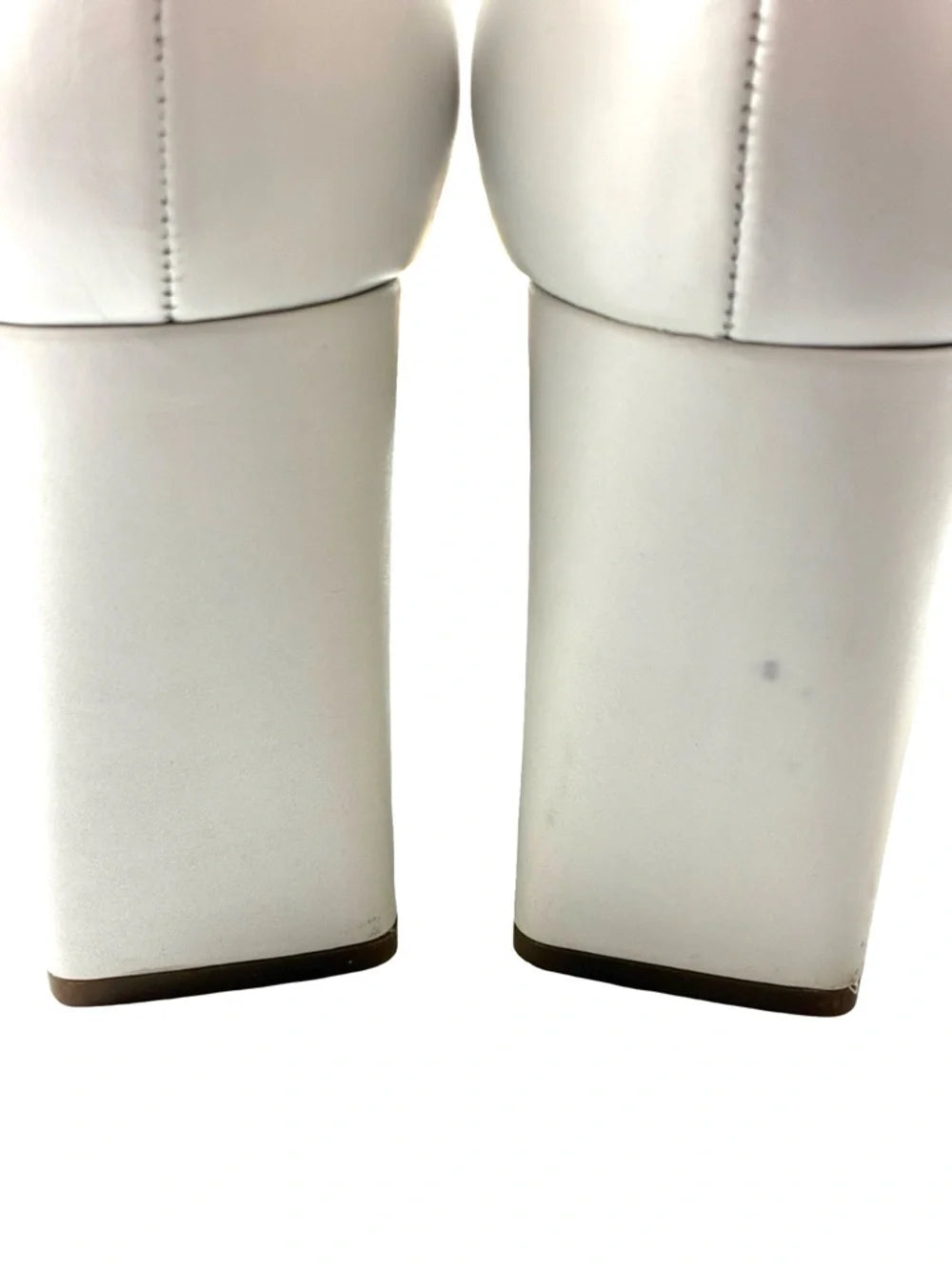 Vince Camuto - 9.5